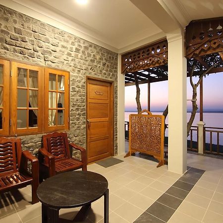Salay River View Inn Sale Bagian luar foto
